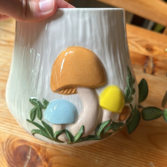 Vintage Mushroom Ceramic Canister - Picture 12 of 12